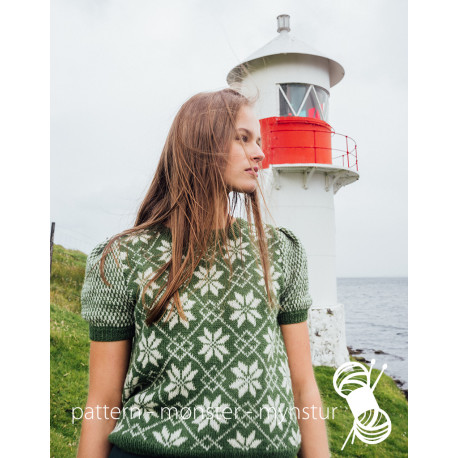 Blouse with faroese pattern
